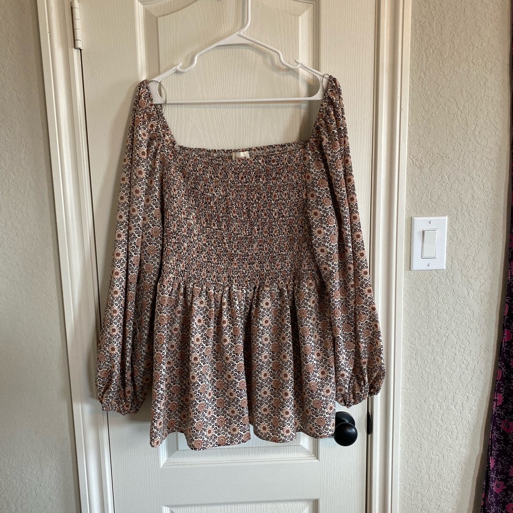 XXL floral elastic bust top with elastic sleeves